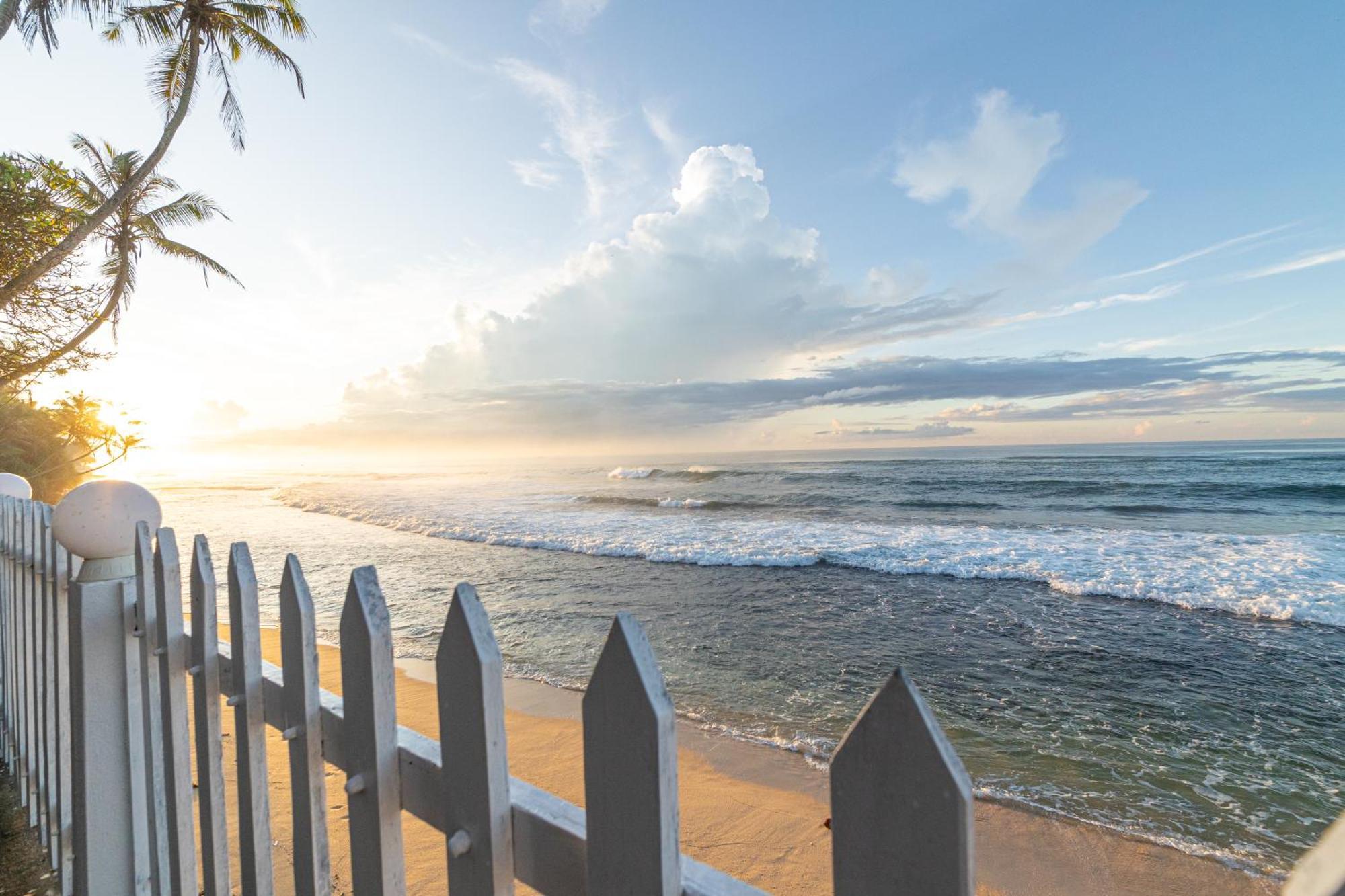 The Beach Talpe Унаватуна Экстерьер фото